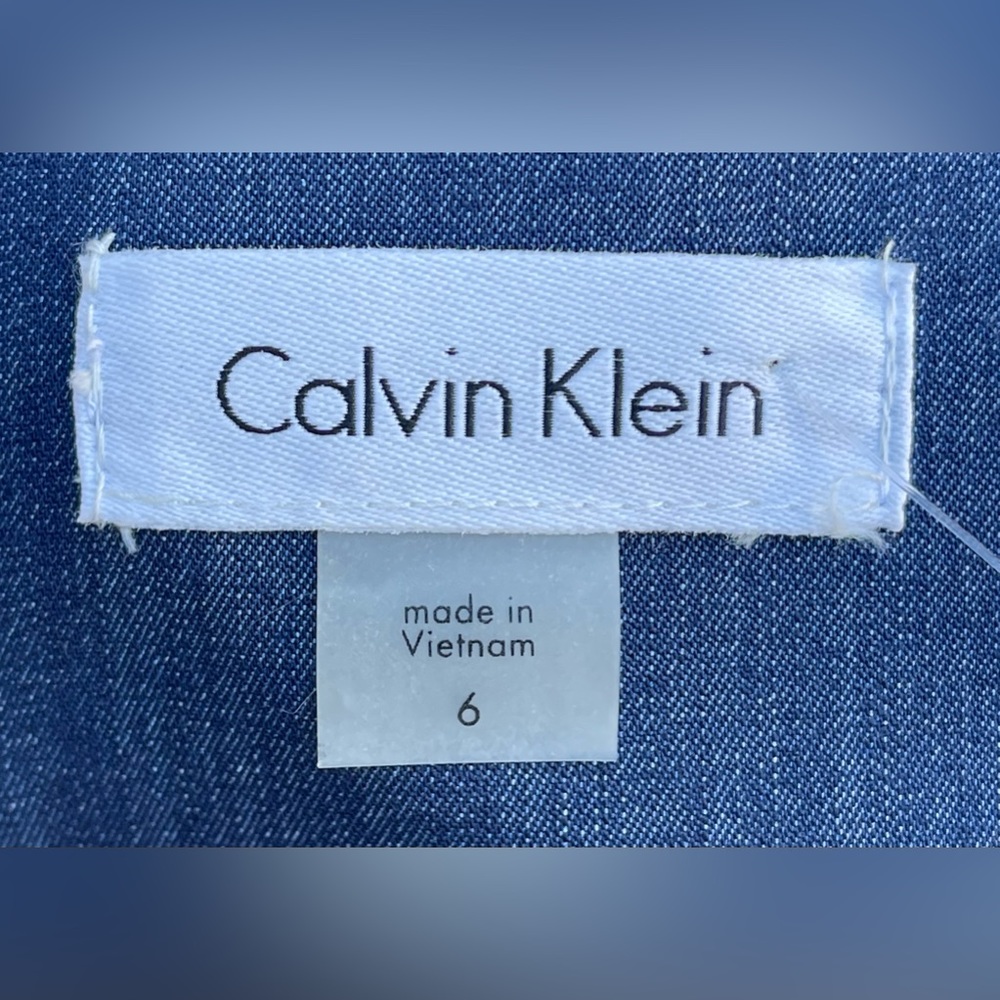 Calvin Klein - Picture 4 of 4